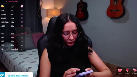 Snapshot of miaportman chatting on January 11, 2025, 3:42 pm MIAPORTMANN online show from January 11, 2025, 3:42 pm