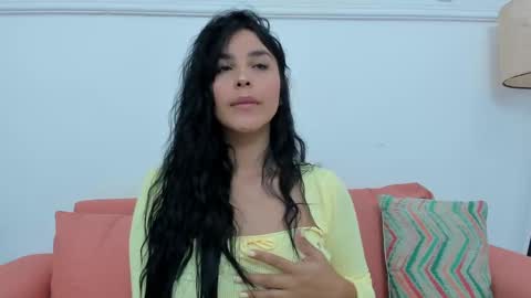 Mia Quevedo online show from September 24, 2025, 11:35 am