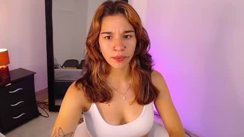 miascarlet_16 online show from January 7, 2026, 7:05 pm