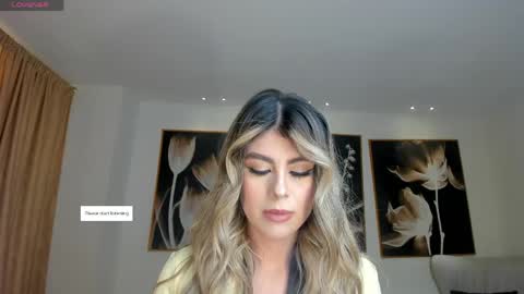 Mia Silva online show from May 1, 2026, 11:15 am