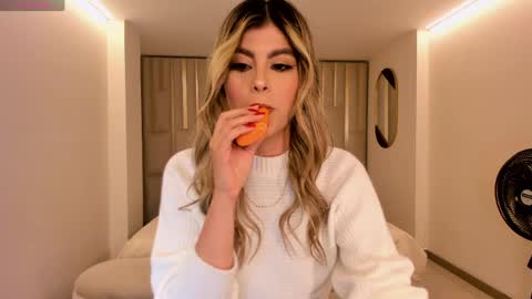 Mia Silva online show from May 13, 2026, 11:07 am