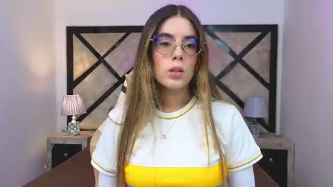 Mia online show from June 17, 2026, 8:10 pm