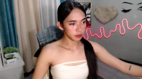 Snapshot of miatrixs chatting on February 13, 2025, 11:17 am Mia online show from February 13, 2025, 11:17 am