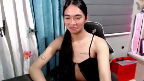 Snapshot of miatrixs chatting on December 18, 2025, 8:48 pm Mia online show from December 18, 2025, 8:48 pm