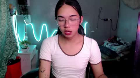 Snapshot of miatrixs chatting on February 25, 2026, 9:19 am Mia online show from February 25, 2026, 9:19 am