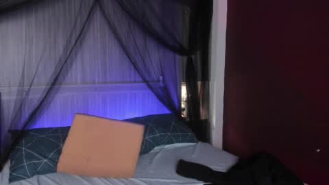 miaturnerr_ online show from January 14, 2026, 12:22 pm