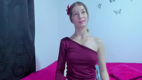Snapshot of miavolkova_ chatting on March 6, 2025, 4:08 am  Chloe  online show from March 6, 2025, 4:08 am