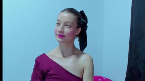 Snapshot of miavolkova_ chatting on October 3, 2025, 11:24 pm  Chloe  online show from October 3, 2025, 11:24 pm