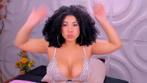 Mia online show from January 6, 2025, 6:36 am