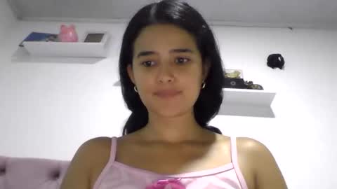 micaelamoreno18 online show from May 28, 2026, 2:14 pm