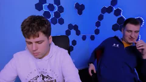 Snapshot of michael_strong_ chatting on December 17, 2025, 9:48 am Your Michael online show from December 17, 2025, 9:48 am