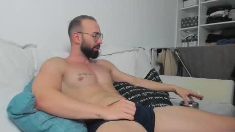 MichaelEvansx online show from October 9, 2025, 10:46 am