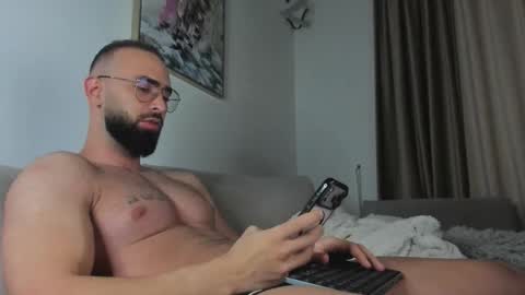 MichaelEvansx online show from January 6, 2026, 10:45 pm