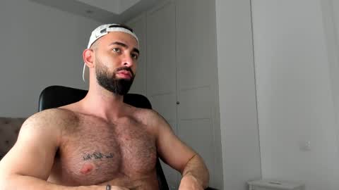 MichaelEvansx online show from April 2, 2026, 9:56 pm