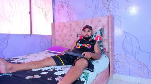 Snapshot of michaell_twink chatting on January 9, 2025, 12:30 pm Michaell online show from January 9, 2025, 12:30 pm