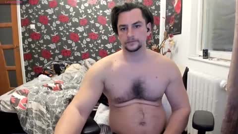 michaelragnar90 online show from March 2, 2025, 12:22 pm