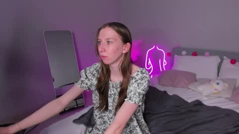 michele_mack online show from March 7, 2025, 6:13 am