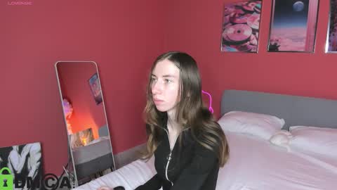 michele_mack online show from September 15, 2025, 2:33 am