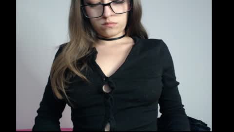 Snapshot of michell_bunny13 chatting on May 7, 2026, 1:55 am Michell online show from May 7, 2026, 1:55 am
