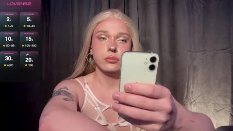 michelle_jacksonn online show from February 26, 2026, 7:18 am