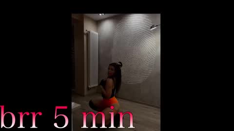 Snapshot of michelle_mir chatting on February 9, 2025, 9:39 pm Michelle online show from February 9, 2025, 9:39 pm