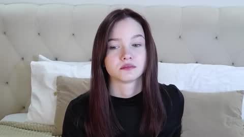 Michelle online show from November 3, 2025, 1:34 pm