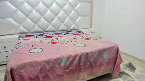 michelleblair1 online show from July 15, 2026, 12:32 pm