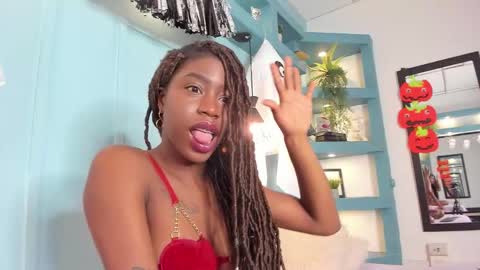 michellepose online show from October 16, 2025, 1:23 pm