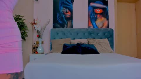 michellereys online show from September 8, 2025, 8:52 pm