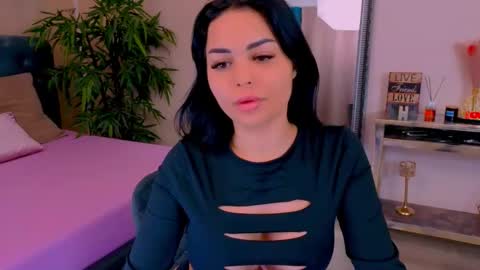 michellereys online show from December 21, 2025, 8:49 pm