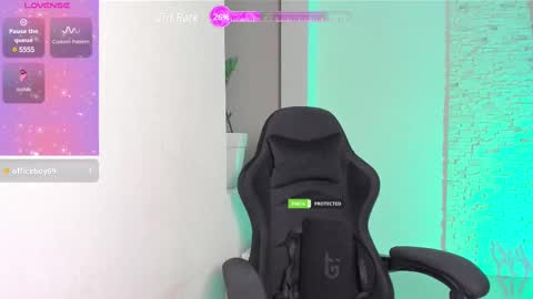 Snapshot of michelliibeautiful chatting on February 26, 2025, 11:15 pm Michellee online show from February 26, 2025, 11:15 pm