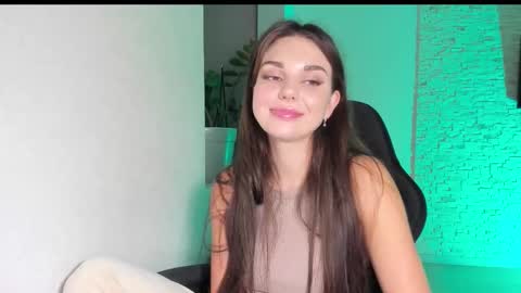 Snapshot of michelliibeautiful chatting on October 8, 2025, 4:48 pm Michellee online show from October 8, 2025, 4:48 pm