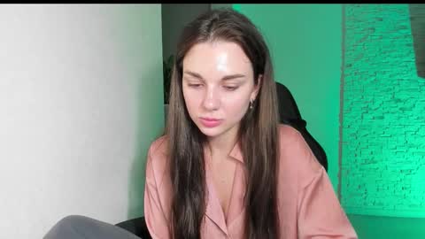 Michellee online show from November 13, 2025, 6:29 pm