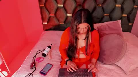 Micki online show from September 10, 2025, 11:54 am