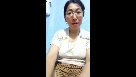 Snapshot of mickye00 chatting on April 16, 2026, 12:55 am Miky online show from April 16, 2026, 12:55 am