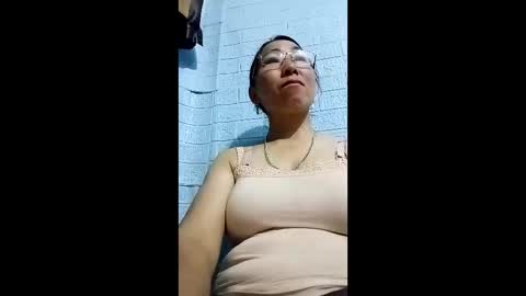 Snapshot of mickye00 chatting on May 2, 2026, 12:04 am Miky online show from May 2, 2026, 12:04 am