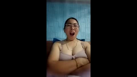 Snapshot of mickye00 chatting on May 22, 2026, 2:01 pm Miky online show from May 22, 2026, 2:01 pm