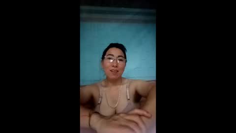 Snapshot of mickye00 chatting on May 27, 2026, 10:45 am Miky online show from May 27, 2026, 10:45 am