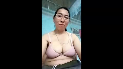 Snapshot of mickye00 chatting on May 30, 2026, 5:48 am Miky online show from May 30, 2026, 5:48 am