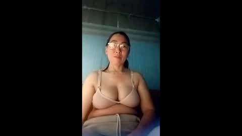 Snapshot of mickye00 chatting on May 31, 2026, 7:37 pm Miky online show from May 31, 2026, 7:37 pm