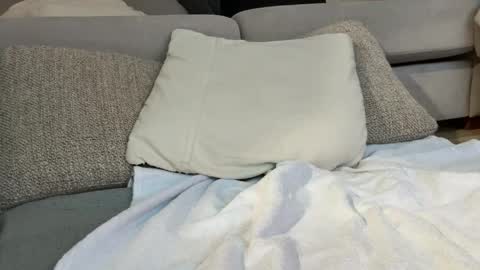 micoplay online show from April 5, 2026, 7:11 pm