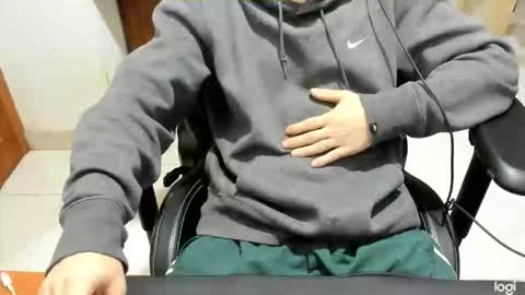 Snapshot of microfama00 chatting on February 2, 2026, 12:42 am microfama00 online show from February 2, 2026, 12:42 am