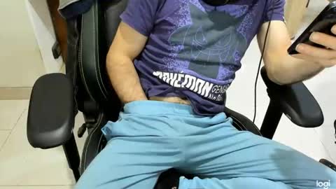 Snapshot of microfama00 chatting on February 12, 2026, 7:25 am microfama00 online show from February 12, 2026, 7:25 am