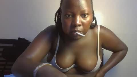 Snapshot of midnight_curves chatting on April 12, 2026, 2:00 pm midnight_curves online show from April 12, 2026, 2:00 pm