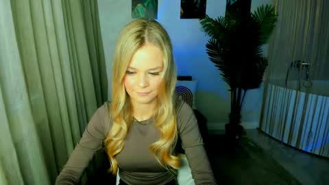 midnighteaura online show from May 30, 2026, 11:40 am