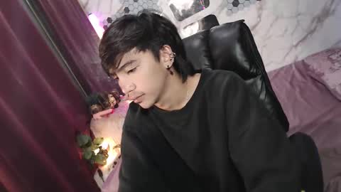Kitty online show from April 24, 2026, 9:50 pm
