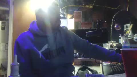 Snapshot of midtownhustler chatting on September 22, 2025, 5:31 am midtownhustler online show from September 22, 2025, 5:31 am