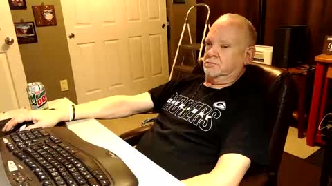 midwestdad09 online show from October 27, 2025, 10:41 am