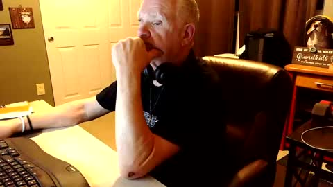 midwestdad09 online show from November 8, 2025, 11:58 pm