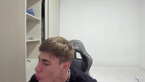 Miguel Hernandez online show from November 26, 2025, 7:15 pm